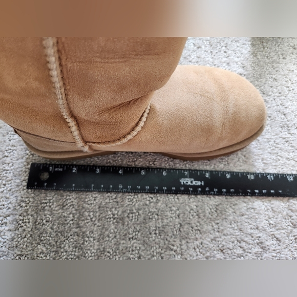 SOLD UGG women's Bailey Button Triplet II Boot Sand SIZE 7 - Picture 6 of 14